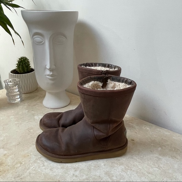 UGG Shoes - Authentic UGG size 9 women tall zip dark brown oiled Classic sheepskin line VGUC